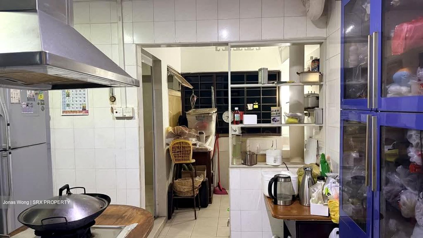 Blk 334 Kang Ching Road (Jurong West), HDB Executive #553779381